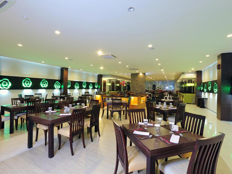 Lombok Plaza Hotel And Convention Mataram Exterior foto